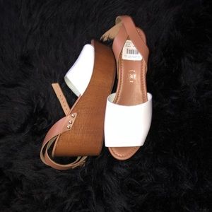 Ladies Leather Sandals platform